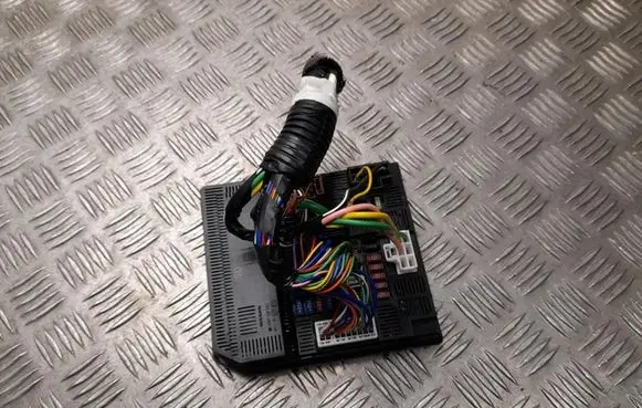 Nissan Navara D40 Fuse box set 284B74JU2C