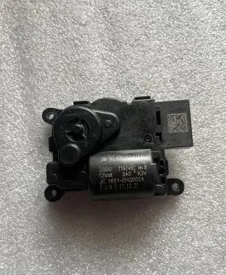 Volkswagen PASSAT B8 Intake manifold valve actuator/motor 5QD907511K