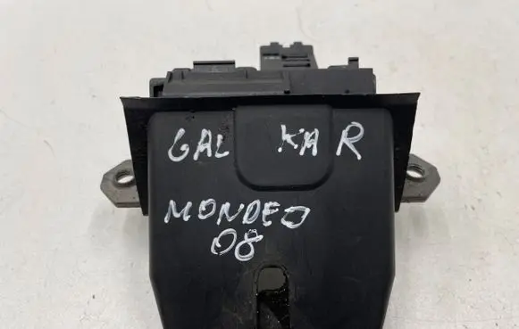 Loading door lock