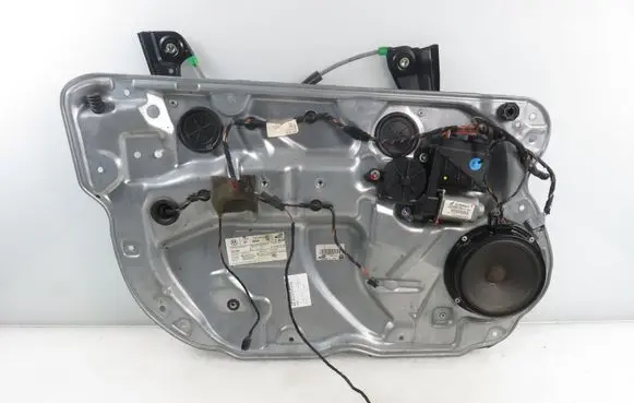 Volkswagen Polo IV 9N3 Front door window regulator with motor 6Q2959802A 6Q4837401H