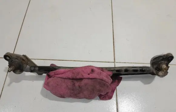 Hyundai Santa Fe Front wiper linkage NOCODE