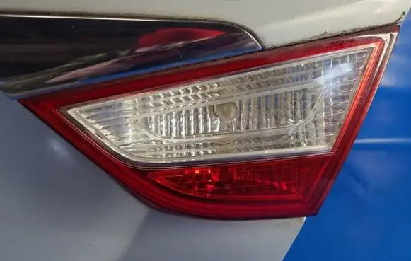 Hyundai Sonata Boot/trunk interior light 924143S020