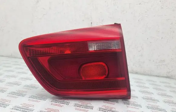 Volkswagen Touran II Tailgate rear/tail lights