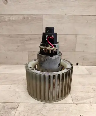 Audi A6 S6 C4 4A Heater fan/blower V15031915