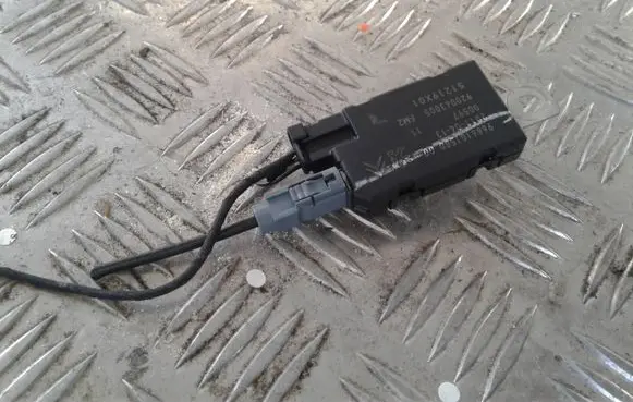 Peugeot 508 Aerial antenna amplifier 9666101580