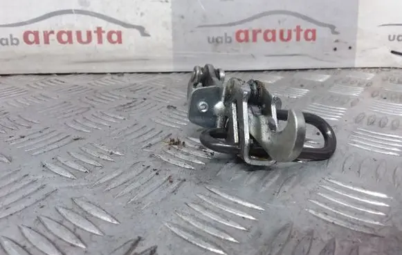 Opel Meriva A Front door check strap stopper 13147255
