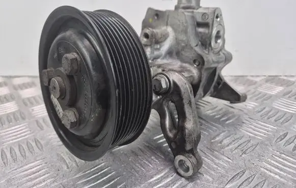 BMW X5 E70 Power steering pump 679645404 LH2115882
