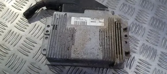 Renault Megane I Engine control unit/module hom7700864454