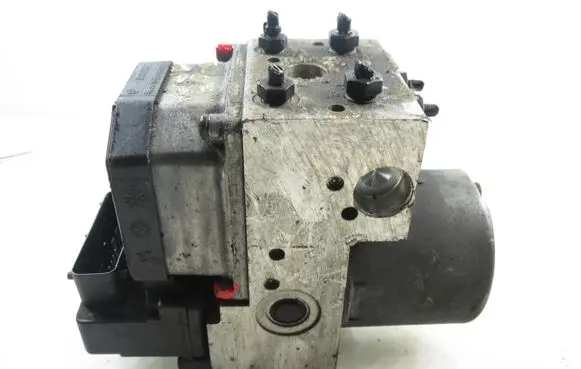 Volkswagen PASSAT B5 ABS Pump 0273004358