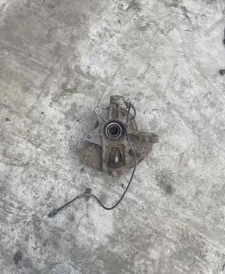 Mercedes-Benz ML W163 Front wheel hub