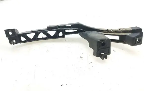 Volkswagen Eos Front bumper mounting bracket 1Q0807890