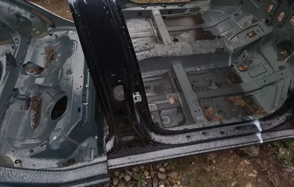 KIA Ceed Pillar (middle) 