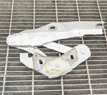 Engine bonnet/hood hinges