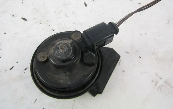 Audi A4 S4 B7 8E 8H Horn signal 8E0951223A