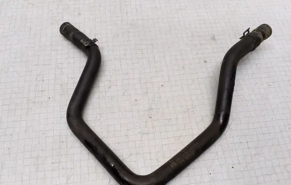 Volkswagen PASSAT B5.5 Engine coolant pipe/hose 8D0121107M
