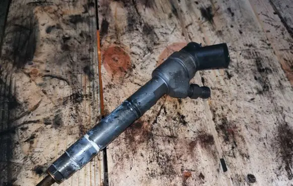 Mercedes-Benz A W169 Fuel injector 0445110167 A6400700787
