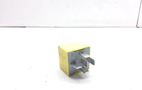 Opel Vivaro Other relay 7700844253 03532