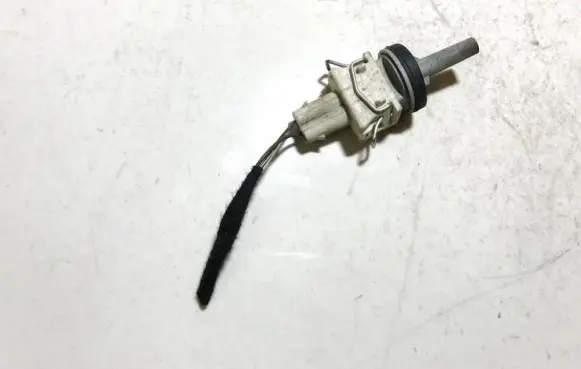 Volkswagen PASSAT B5.5 Sensor 357972752e