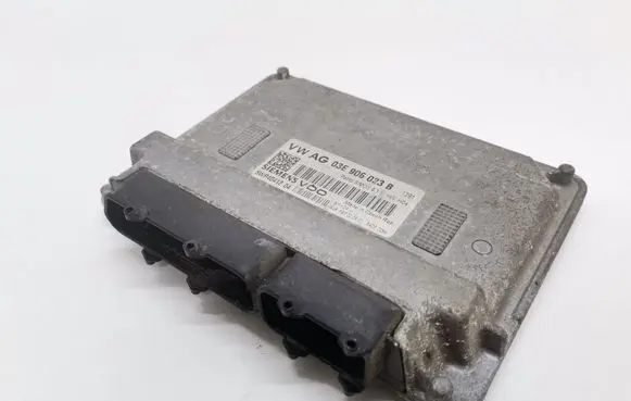 Skoda Fabia Mk2 (5J) Engine control unit/module 03E906023B 5WP4041204