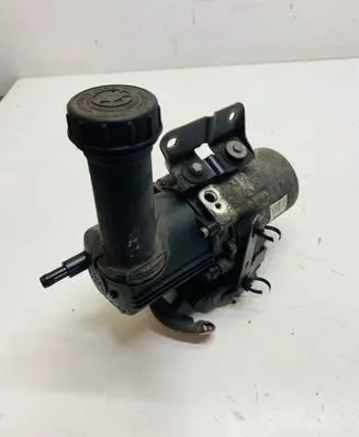 Peugeot 5008 Power steering pump 9803398080