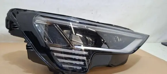 Audi e-tron Headlight/headlamp 4KE941036