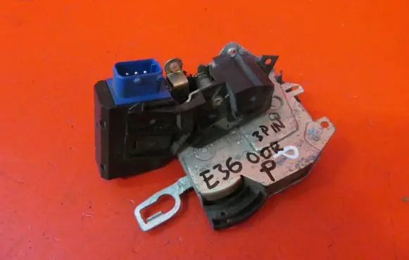 BMW 3 E36 Front door lock 1387607 6711387607