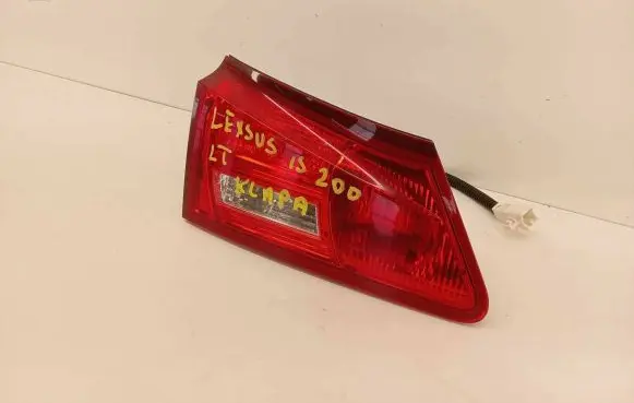 Lexus IS 220D-250-350 Tailgate rear/tail lights