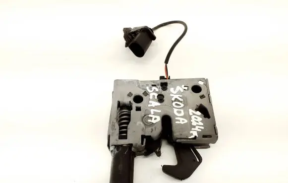 Skoda Scala Engine bonnet/hood lock/catch 654823509A