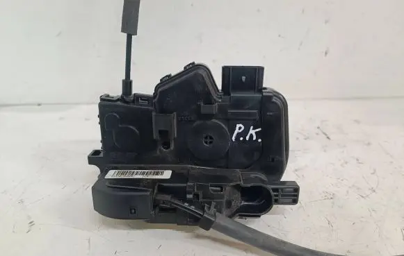 KIA Sportage Front door lock 813103U020