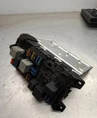 Mercedes-Benz E W211 Fuse module 2115453101