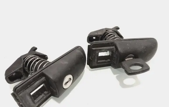Mercedes-Benz Sprinter W901 W902 W903 W904 Front door lock (next to the handle) 