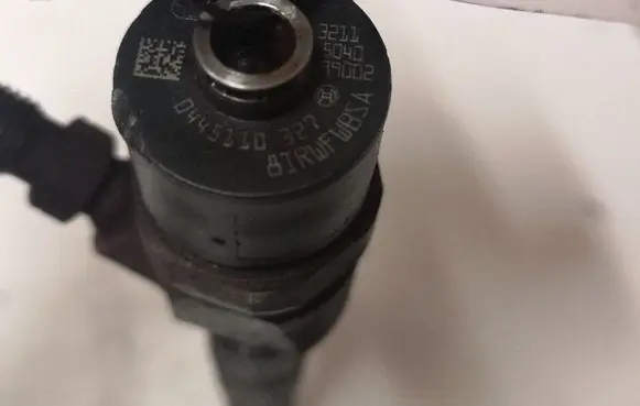 Opel Insignia A Fuel injector 0445110327