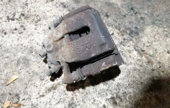 Opel Agila B Front brake caliper