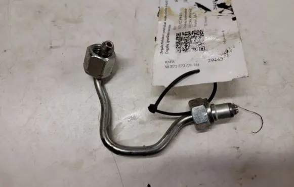 BMW X6 E71 Fuel injector supply line/pipe 