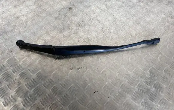 Maserati Levante Front wiper blade arm 670032335