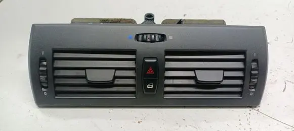 BMW X3 E83 Dash center air vent grill 3400074