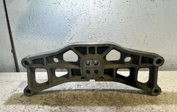 Dodge Challenger Gearbox mounting bracket