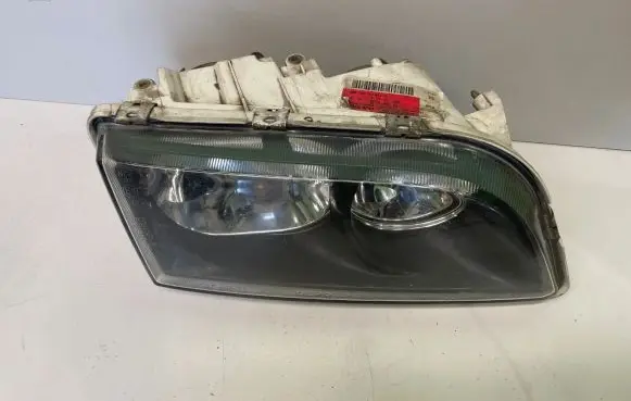 Volvo S40, V40 Headlight/headlamp 30899679