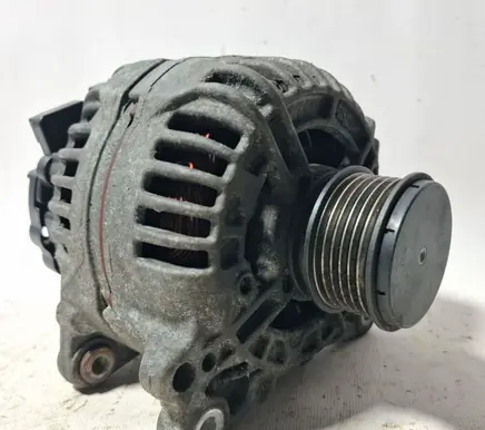 Volkswagen Polo Generator/alternator 045903023A 0124515022