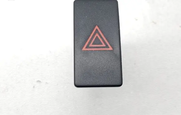 Toyota Avensis T270 Hazard light switch 15B251 1F121