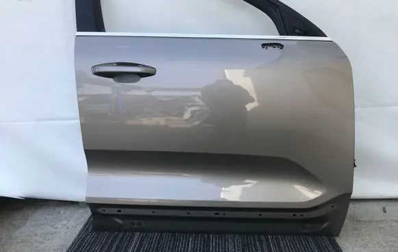 Volvo XC40 Front door