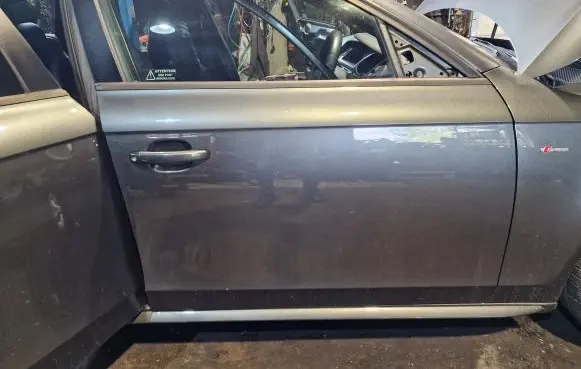 Audi A4 S4 B8 8K Front door LZ7S