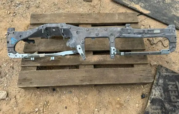 Maserati Ghibli Dashboard cross member/frame bar 670003676
