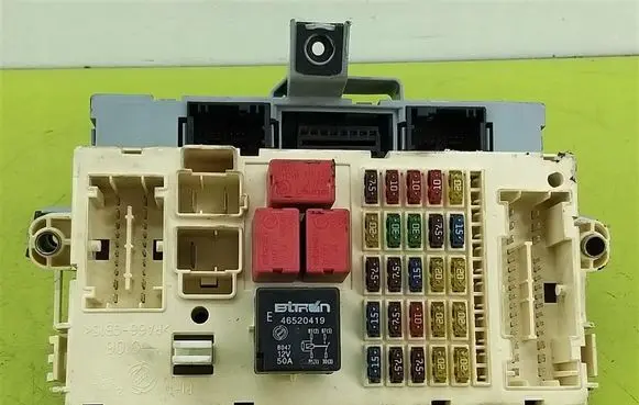 Fiat Stilo Fuse box set 51711820