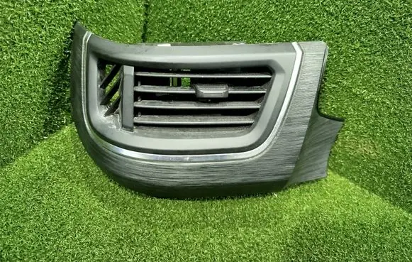 Renault Trafic III (X82) Dashboard side air vent grill/cover trim 687617778R 687615528R 67617778R