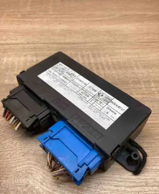 Renault Laguna I Comfort/convenience module 73847257C WithPlug