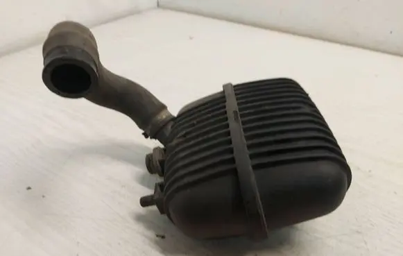 Audi A6 S6 C6 4F Intake resonator 8E0129955B