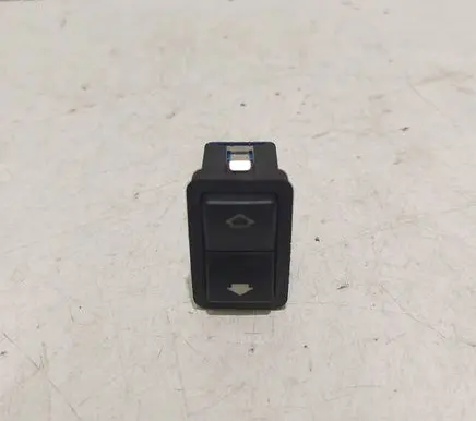 BMW 5 E39 Electric window control switch 8368932