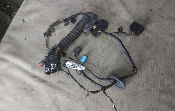 Ford Kuga I Front door wiring loom 8V4T14A584AAB FRD911359 942650100