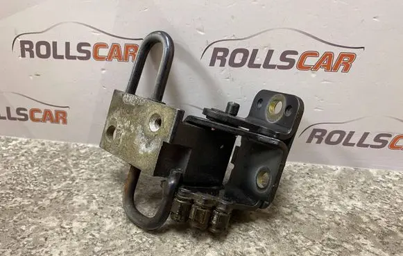 Audi A6 S6 C6 4F Front door lower hinge 8E0831412B